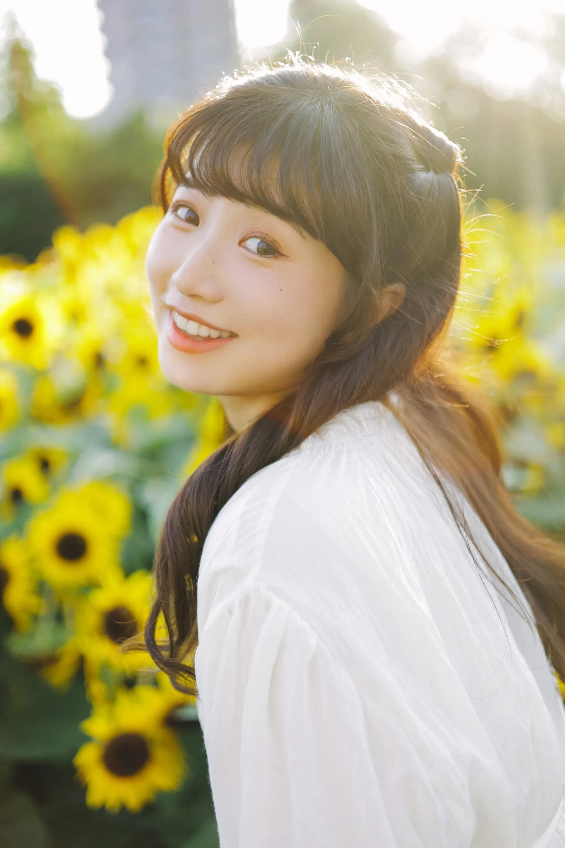 [YITUYU艺图语]2022.08.29 阳光下的花和你 蓝胖子- [25P]插图1